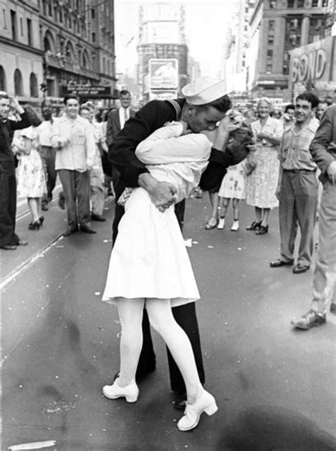 Man Widely Known As The Kissing Sailor In 1945 V J Day Photo Dies