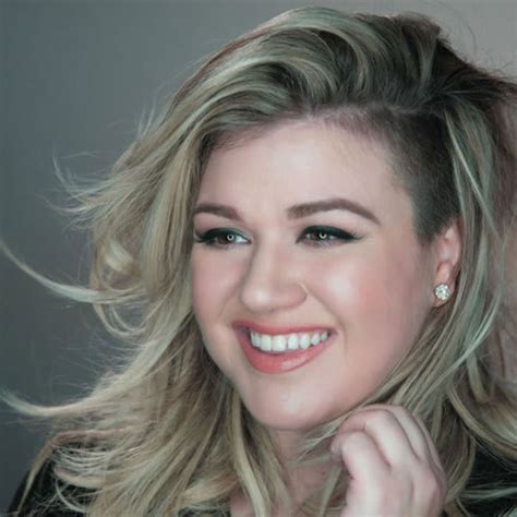 Kelly Clarkson Received The Best Birthday Surprise From Her Friends