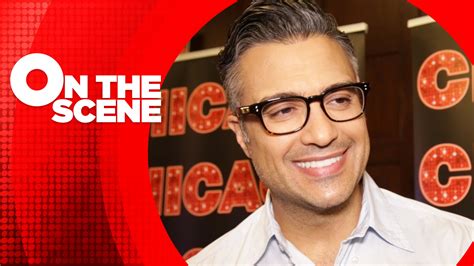 Jane The Virgin Star Jaime Camil On Stepping Into Broadway S Chicago