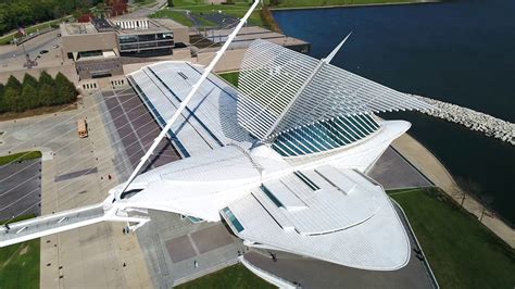 The gleaming white santiago calatrava structure, with dramatic wings and stunning dorsal fin, hints at the talent within the quiet. Aerial Footage - Milwaukee Art Museum - Calatrava - Burke ...