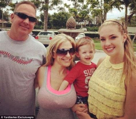 Babes Are Breast Obsessed Hilarious Family Photos Prove Men Choose