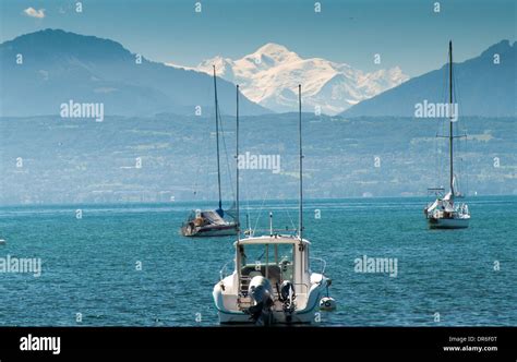 Vue Sur Le Massif Du Mont Blanc Sur Le Lac De Genève De Morges Suisse