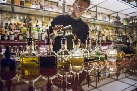 Toronto nightlife guide featuring 6 best local bars recommended by toronto locals. The top 10 new cocktail bars in Toronto