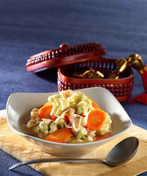 Resep tumis wortel dan kembang kol kali ini bisa anda coba buat di rumah untuk melengkapi makan bersama keluarga. Resep Tumis Kembang Kol Oriental | Resepkoki.co