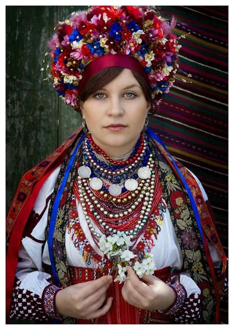 Pin By Katriina Peltomaa On Ukraine Floral Headdress Ukraine Women