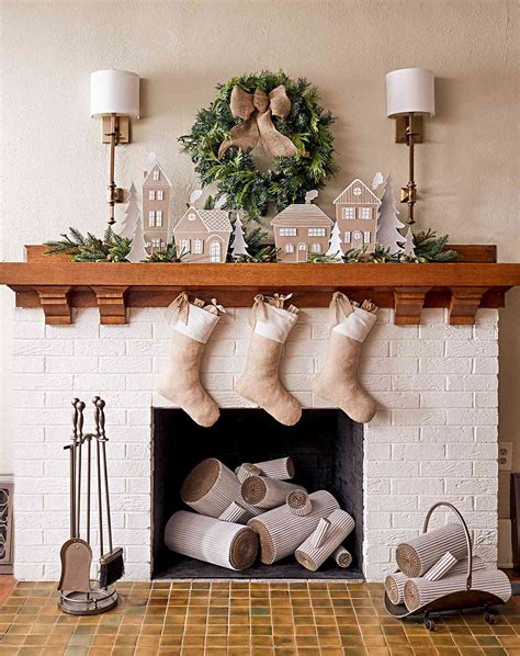 50 Creative Christmas Mantel Ideas