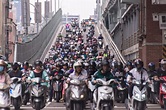 為什麼台灣人這麼愛騎機車？他來台2個月發現：不只是貪便宜，還有這5大原因 - 今周刊