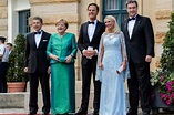 Joachim Sauer (l-r) und seine Frau, Bundeskanzlerin Angela Merkel mit ...