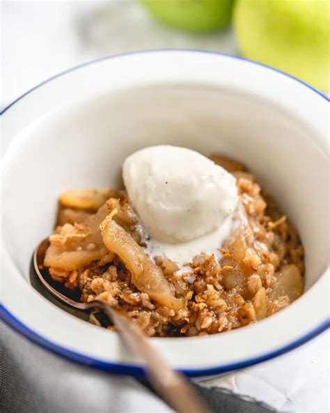 So, apparently, the internet does need another instant pot apple crisp (or crumble, in this case) recipe. Instant Pot Apple Crisp (Fast & Easy!) - A Couple Cooks