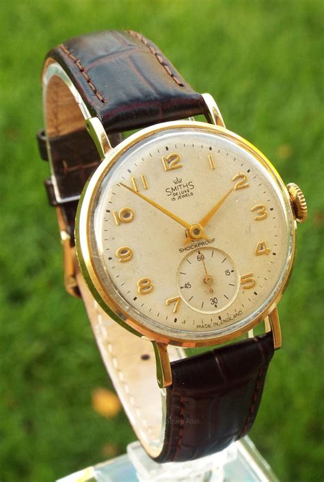 Antiques Atlas - Gents 9ct Gold Smiths De Luxe Watch ...