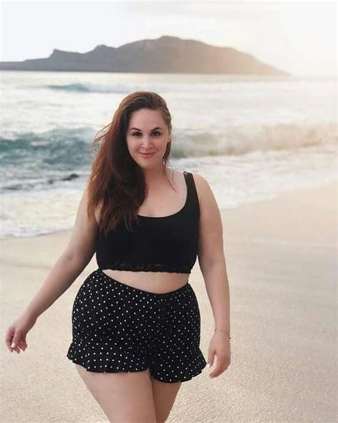 Pin By Drew Gaines On Elle Valera Resort Outfit Curvy Model Model