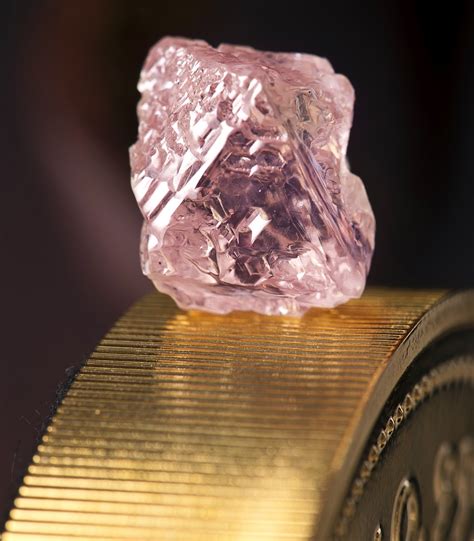 The Argyle Pink Jubilee The Largest Rough Pink Diamond Weighing 1276