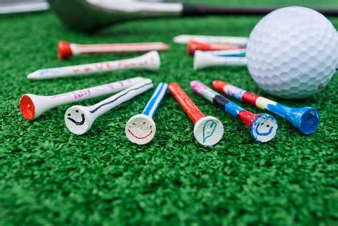 A diy gift can be so much more than a simple picture frame that says dad on it! DIY Father's Day Gifts from Kids: Sharpie Golf Tees ...