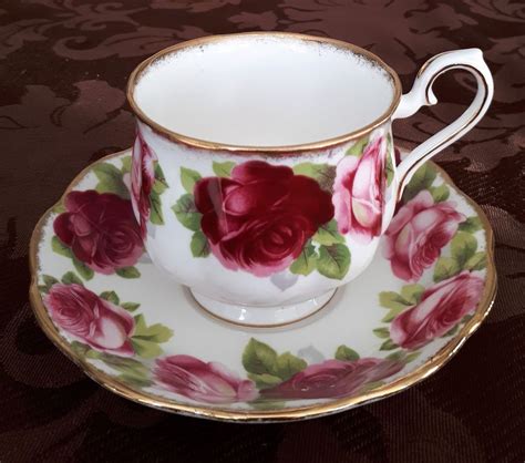 Royal Albert Footed Teacup Saucer Pink Roses Gold Trim Old English Rose England Royalalbert