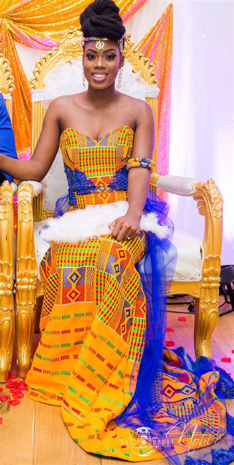 À lheure Journal Cest à dire modele robe de mariage africaine Adolescente rive génération