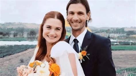 Harry Potter Fame Bonnie Wright Aka Ginny Weasley Gets Married To Bf Andrew Lococo Shares Pics