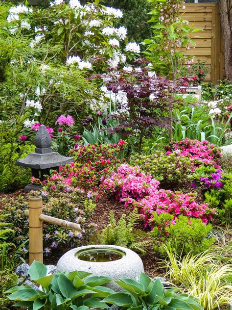 Der umzug aufs land ist oft nicht die optimale lösung. Gestaltung Kleiner Garten Schön Kleine Gärten Gestalten ...