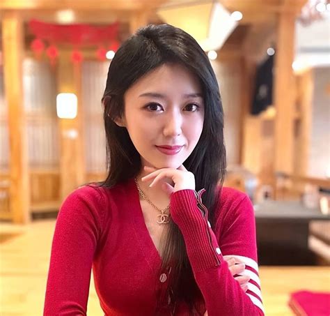 Zhang Zhenlins Ex Girlfriend Posted A Selfie Wearing A Cheongsam She