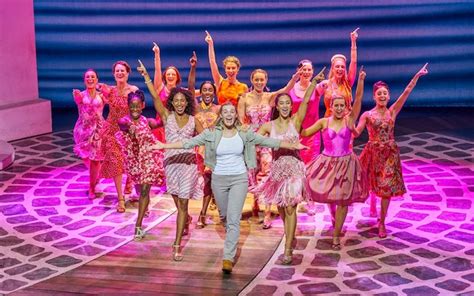 Mamma Mia Review Novello Theatres Irresistible Abba Sunshine