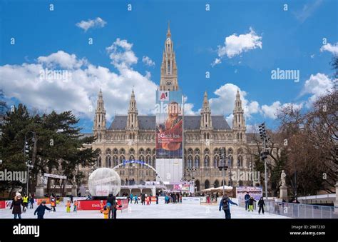 Vienna Austria Ice Skating At The Wiener Eistraum The Wiener Rathaus