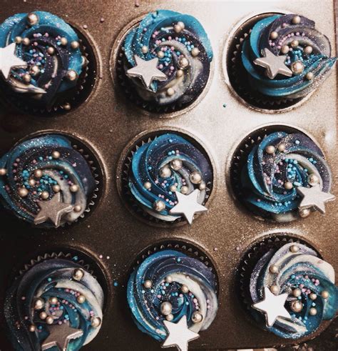 Moon And Stars Cupcakes In 2020 Star Cupcakes Cupcake Cakes Wedding
