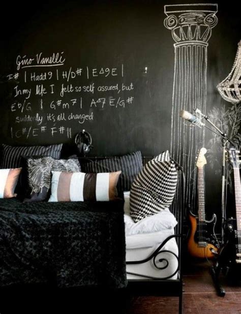 Whether it's feminine or masculine, farmhouse or industrial, scandinavian or glam cozy up your industrial bedroom with a chalkboard wall, on which you can chalk anything you like and you want. 25 Cool Chalkboard Bedroom Décor Ideas To Rock - DigsDigs