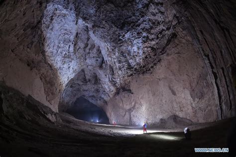 A Look Of Worlds Largest Cave Chamber In Guizhou1012