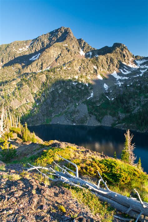 Daughter Of The Sun Mountain Above Turquoise Lake Mission Flickr