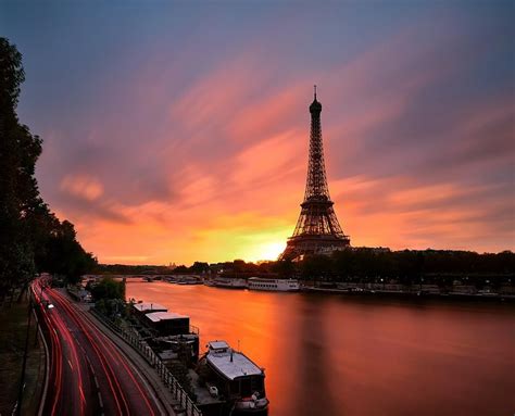 Sunrise On The Eiffel Tower Paris Paris Sunset Eiffel Tower Paris