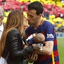 Sergio Busquets besando a su novia Elena Galera con su hijo Enzo en ...