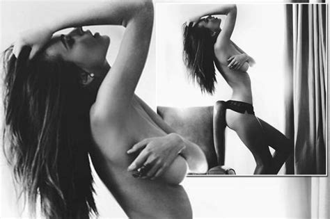 Emily Ratajkowski Is The Ultimate Seductress In Topless