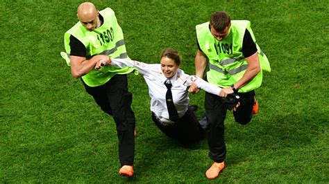 world cup final pitch invaders pussy riot jail sentence vladimir putin world cup news