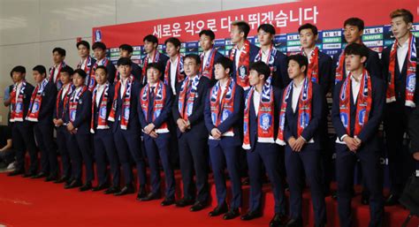 World Cup S Korean World Cup Team Returns To Warm Welcome After