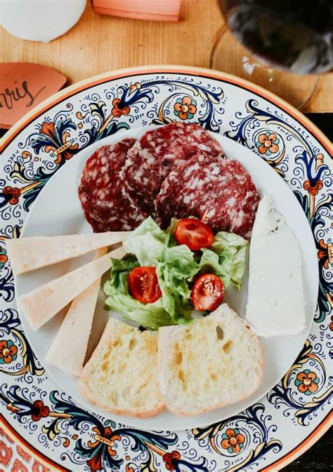 The menu consists of italian cuisine with refreshing, californian influences. How To Host The BEST Italian Themed Party - Menu ...