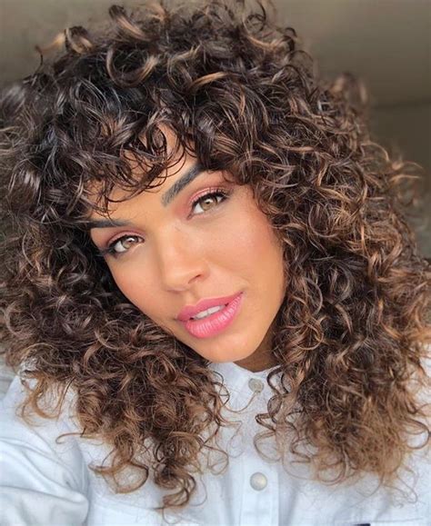 Hair bangs thick hair fine hair hair streaks. giovana cordeiro | @cordeirogi | Curly hair styles ...