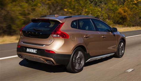 Visit showcase cinema de lux cross county and enjoy all the latest blockbuster movies with state of the art sound and projection. Volvo V40 Cross Country: pricing and specifications ...