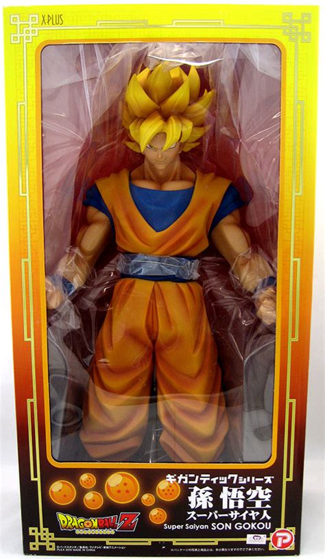 The adventures of a powerful warrior named goku and his allies who defend earth from threats. Super Saiyan Goku - Dragonball Z Vinyl Statue Gigantic Series at Cmdstore.com