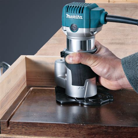 Makita 1 14 Hp Compact Router Kit The Woodsmith Store