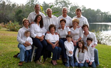 Tips On How To Honor Deceased Loved Ones At A Family Reunion