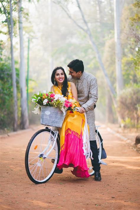 Super Cute Bollywood Poses For Pre Wedding Shoots Especially All Those Inspired By Srk