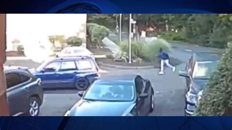 Police Look For Person Who Shoved Robbed Elderly Man In Hamden Nbc Connecticut
