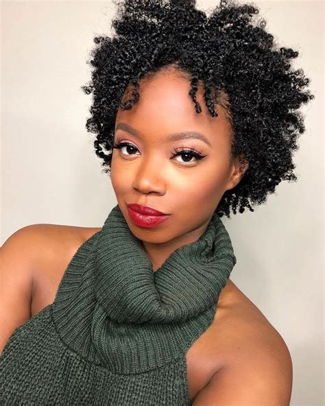 Astuces pour réussir des « twists out » et « braids out » sur cheveux