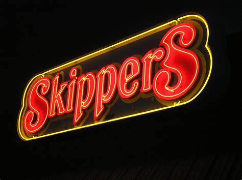Skippers Boise Idaho Photo By Steve Golse Love Neon Sign Neon Light