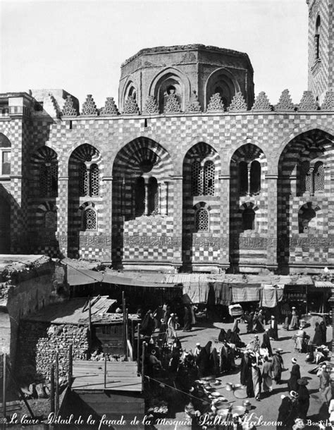 Egypt Cairo Na Market In Front Of The Mosque Of Sultan Qalawun In