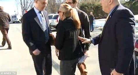 Pennsylvania Woman Smacks Reporter In The Face With Her Handbag Daily