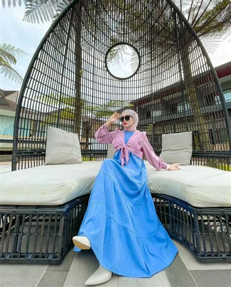 Inspirasi Outfit Hijab Nuansa Biru Ala Yolla Anggita Chic