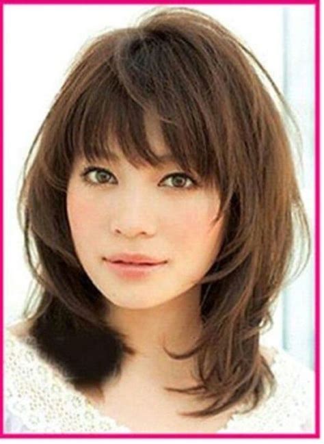 Flattering Hairstyles For Round Faces Bangs With Medium Hair Medium Hair Styles