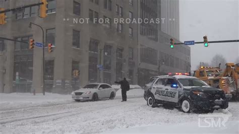 01 06 2022 Buffalo Ny Blizzard Like Conditions In Downtown Buffalo
