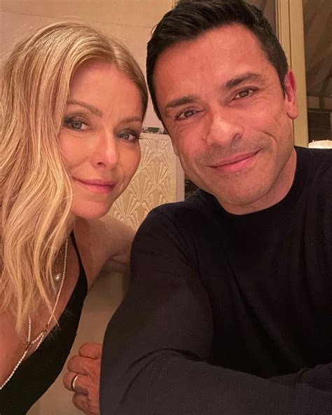Live Host Kelly Ripa Admits Surprising Bedtime Attire During Revealing
