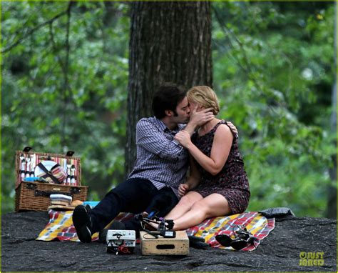 Bill Hader And Amy Schumer Kissing In Central Park For Trainwreck Photo 3145173 Photos